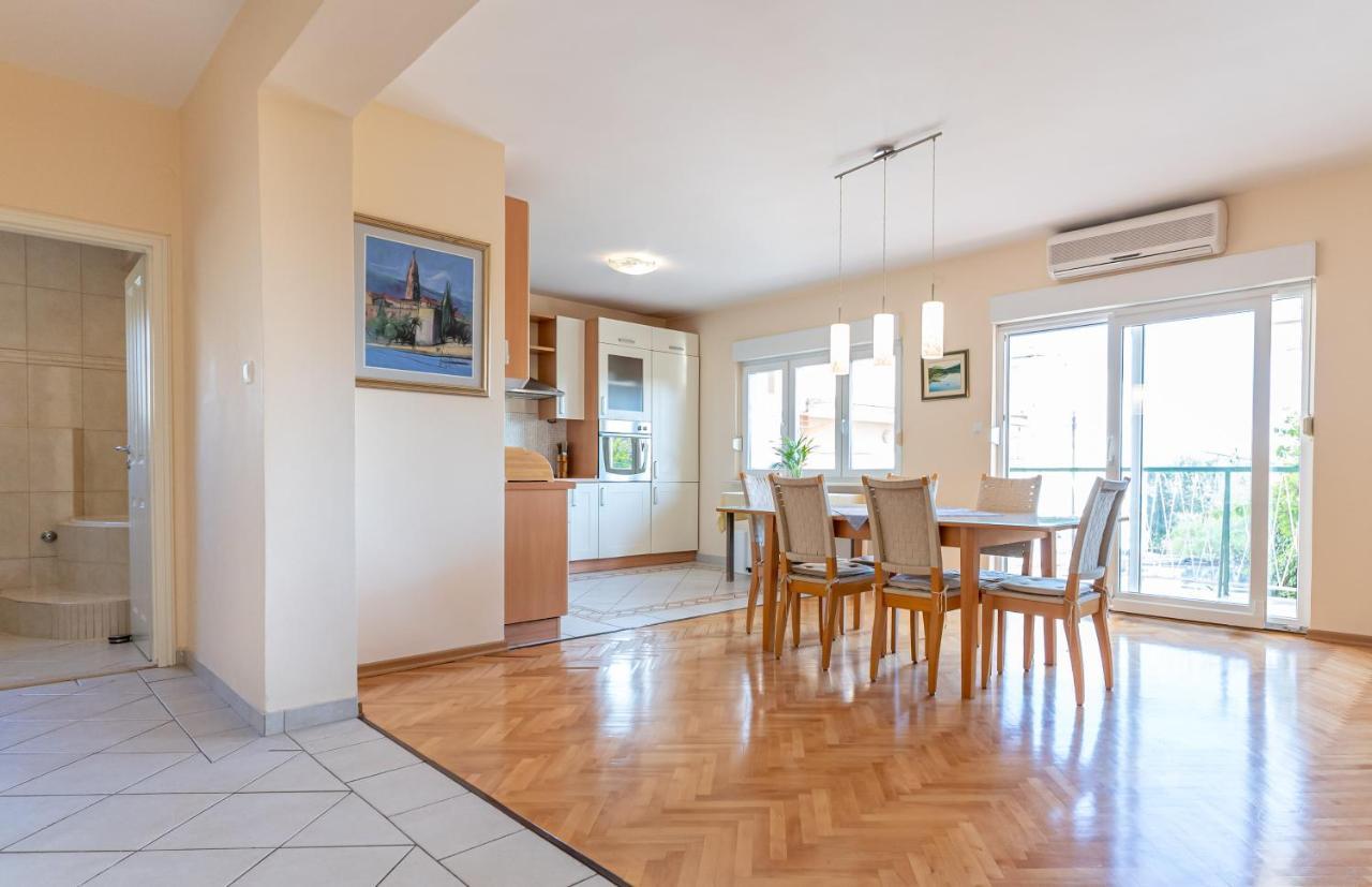 Apartment Luno Kaštela Екстериор снимка