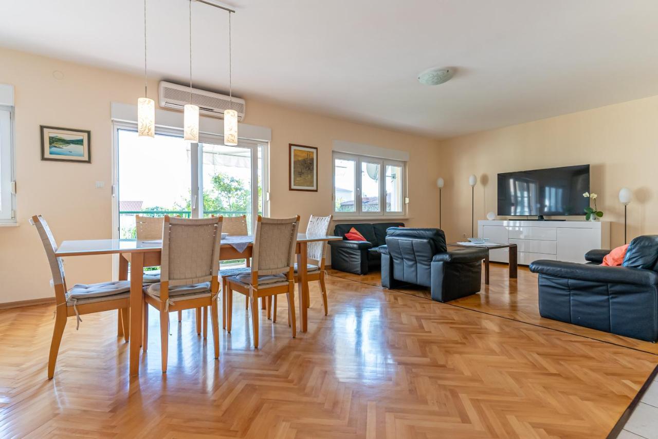 Apartment Luno Kaštela Екстериор снимка
