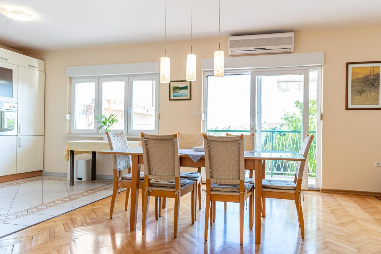 Apartment Luno Kaštela Екстериор снимка