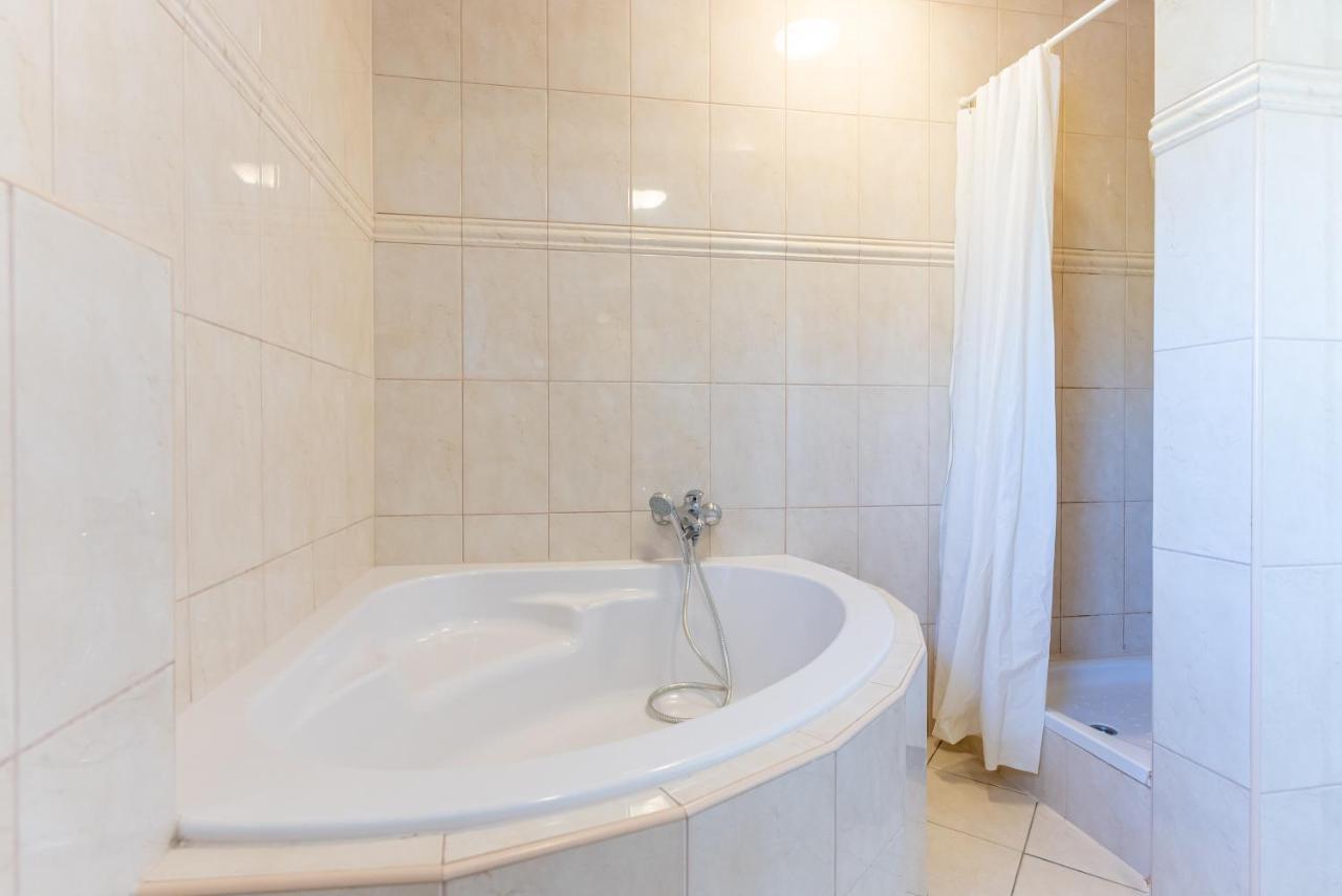 Apartment Luno Kaštela Екстериор снимка