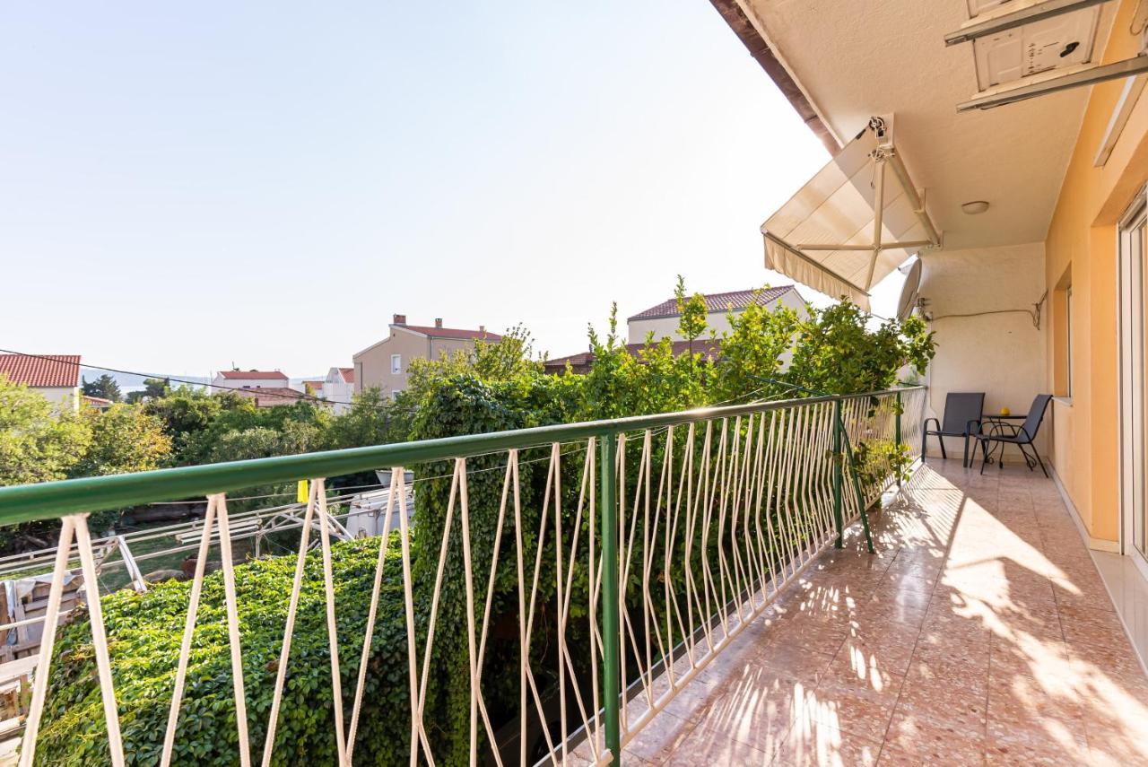 Apartment Luno Kaštela Екстериор снимка